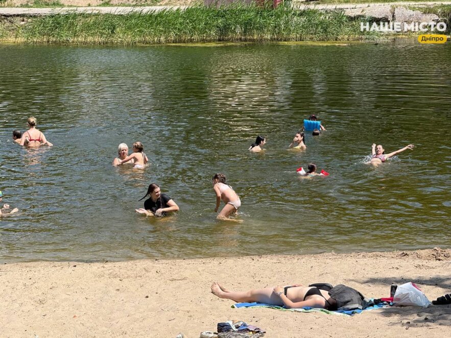 ЕКСКЛЮЗИВ
                                Приїжджають з усього міста: секрет популярності пляжу на каналі на Ломівському