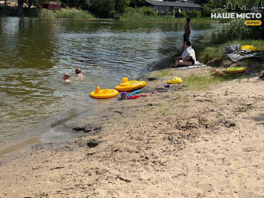 ЕКСКЛЮЗИВ
                                Приїжджають з усього міста: секрет популярності пляжу на каналі на Ломівському