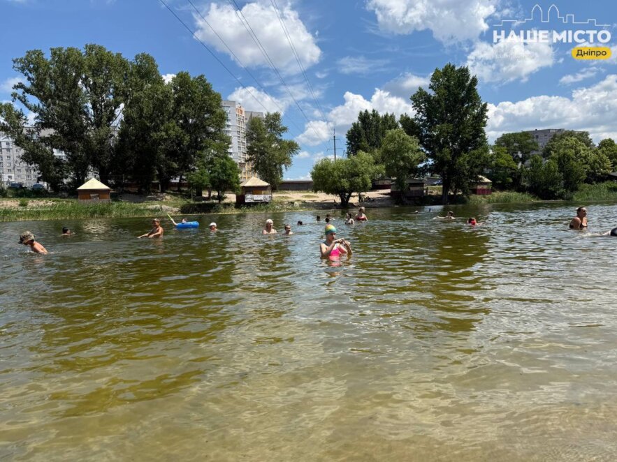 ЕКСКЛЮЗИВ
                                Приїжджають з усього міста: секрет популярності пляжу на каналі на Ломівському