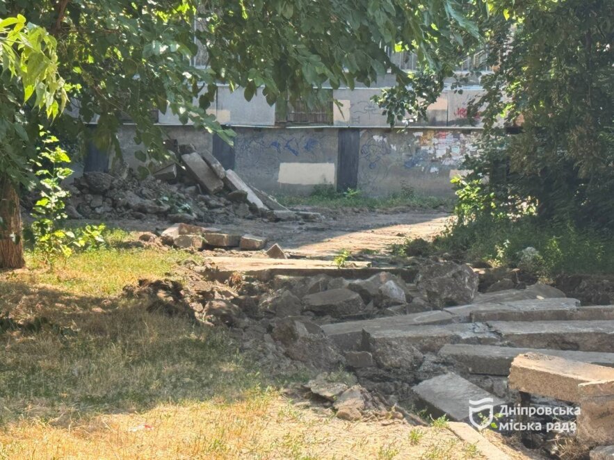 У Дніпрі за програмою «Місто без окраїн» ремонтують двори та вулиці