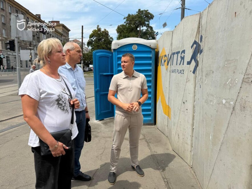 Антивандальні світильники та регулярні перевірки: як у Дніпрі утримують модульні укриття