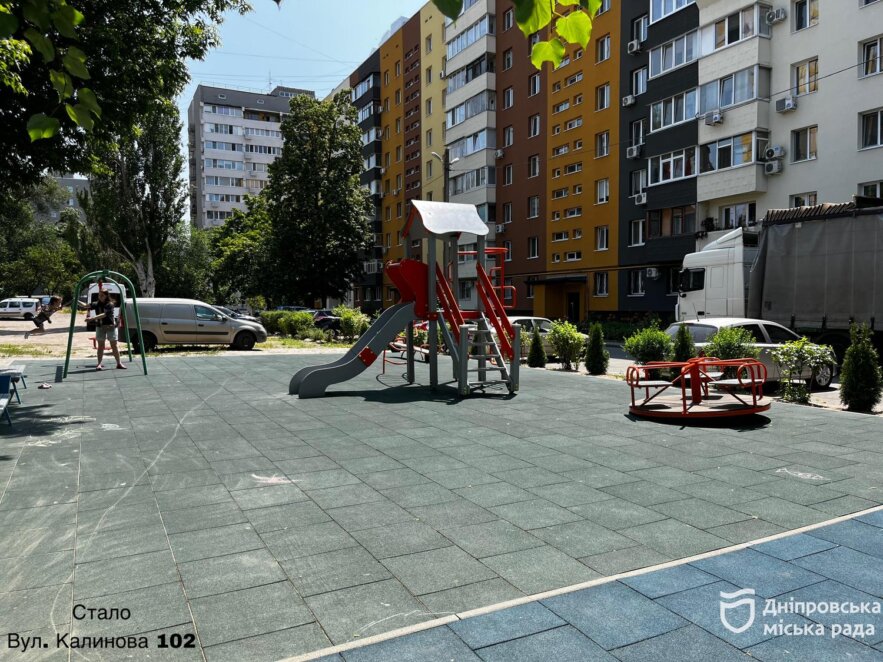 ОФІЦІЙНО                У Дніпрі триває модернізація дитячих майданчиків: роботи продовжать ще на кількох адресах