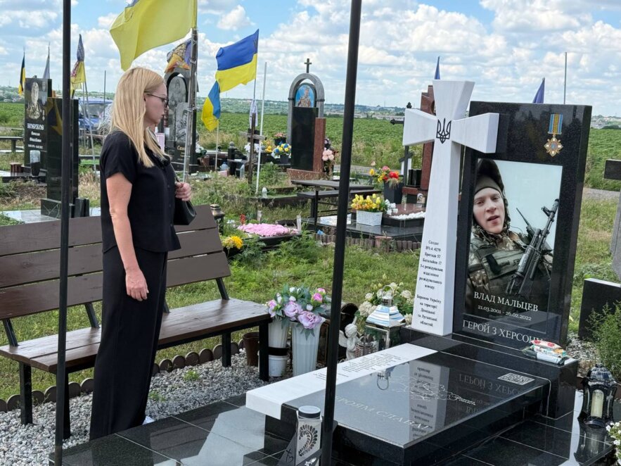 ЕКСКЛЮЗИВ
                                Матері загиблих військових зустрілися з представниками міської влади через проблеми на Краснопільському кладовищі