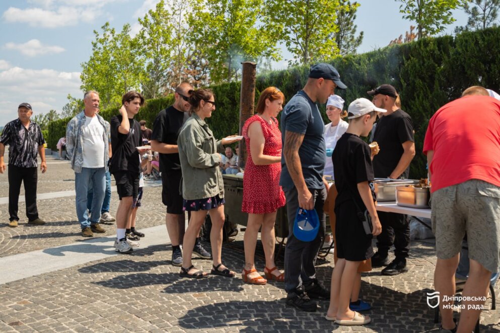 У Дніпрі відзначили 24-ту річницю створення 25-ї окремої повітрянодесантної Січеславської бригади