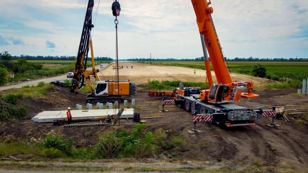 На Дніпропетровщині триває будівництво стратегічної траси Н-31: коли відкриють рух