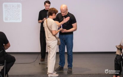 У Дніпрі родинам 17 полеглих захисників посмертно вручили медалі «Захисник Вітчизни»