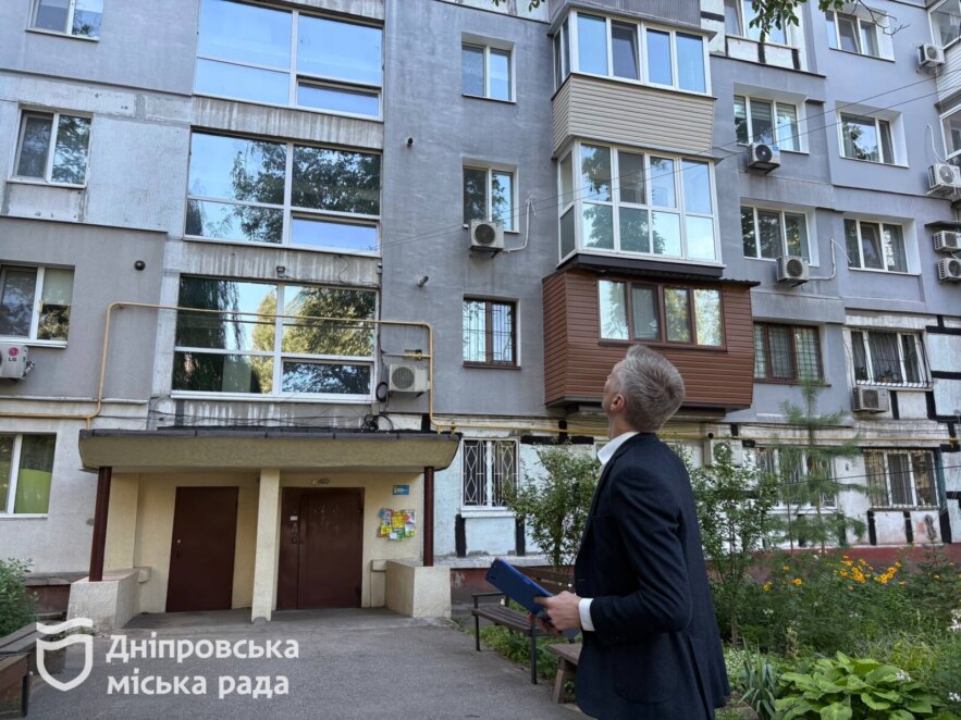 Пошкоджений обстрілом рф будинок ОСББ у Дніпрі повністю відновили