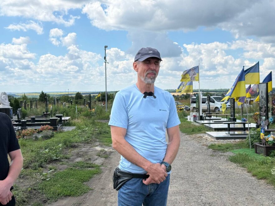 ЕКСКЛЮЗИВ
                                Матері загиблих військових зустрілися з представниками міської влади через проблеми на Краснопільському кладовищі