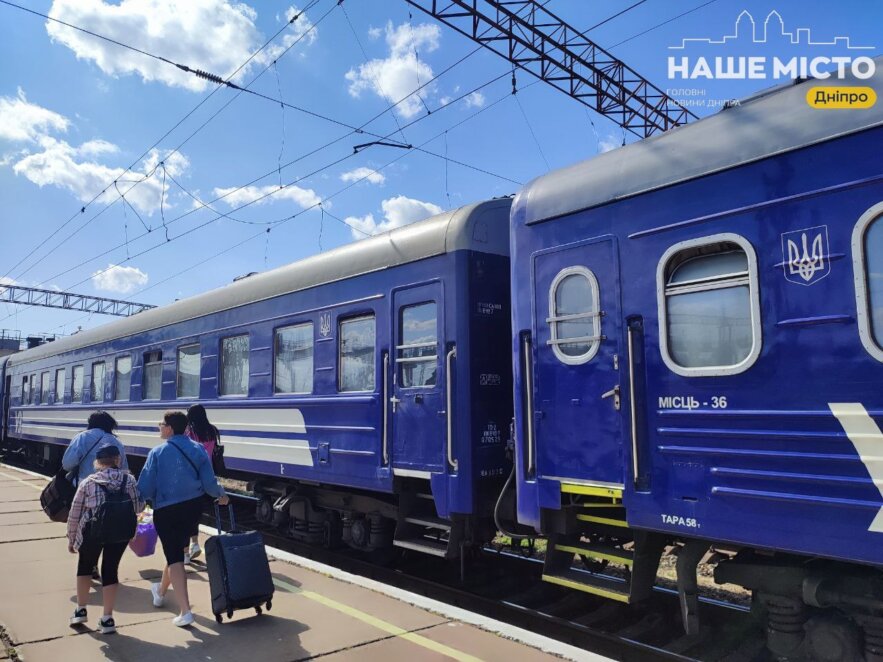 Цього літа вже краще не буде: Укрзалізниця відповіла на масові скарги пасажирів на нестерпну спеку у вагонах