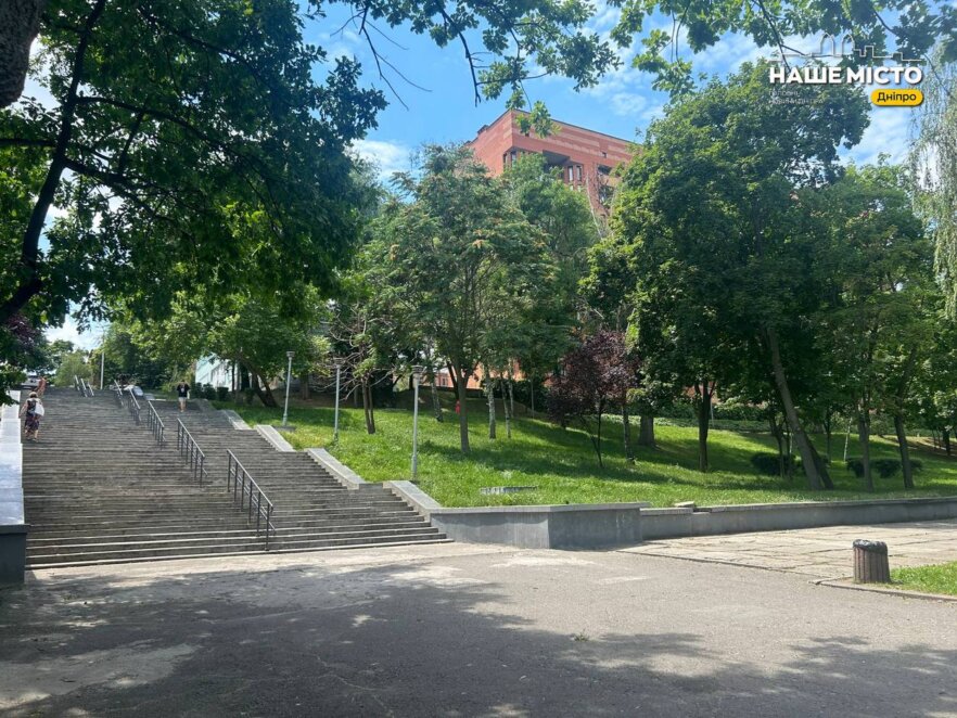 ЕКСКЛЮЗИВ
                                Літній оазис у центрі міста: як виглядає парк Глоби у Дніпрі на початку липня