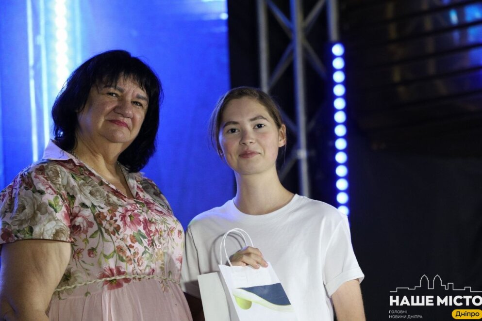 ЕКСКЛЮЗИВ
ОФІЦІЙНО                «Золота надія-2026»: у Дніпрі нагородили найкращих випусників