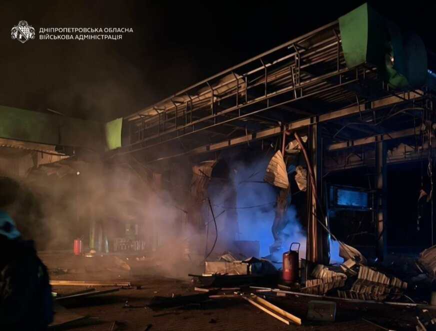Ворог понад 10 разів атакував Дніпропетровщину: пошкоджені будівлі, підприємства та автомобілі