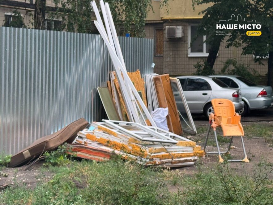 У Дніпрі на Перемозі стався обвал у будинку, в який торік влучив «шахед»