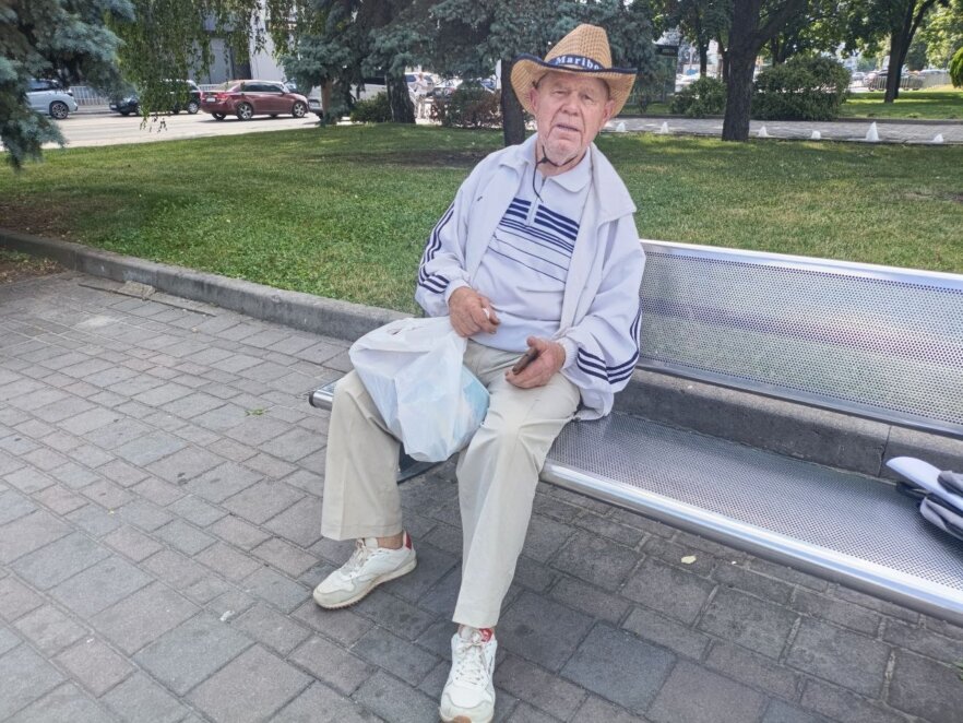 ЕКСКЛЮЗИВ
                                Батько військового Іван Душкевич: прагну, щоб перестали гинути люди й щоб Україна вистояла