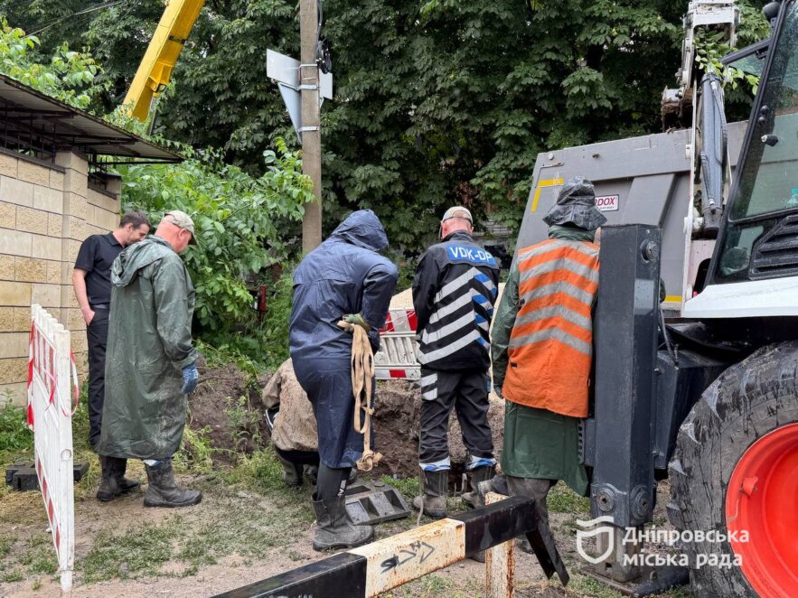 У Дніпрі аварійні бригади забезпечують стабільну роботу водопроводу та каналізації