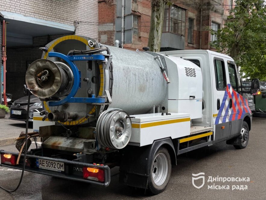 У Дніпрі аварійні бригади забезпечують стабільну роботу водопроводу та каналізації