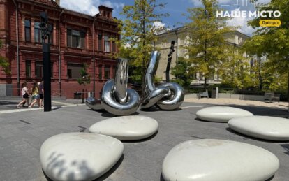Металлические «Узлы» в Днепре: кто создал артобъект и что он символизирует
