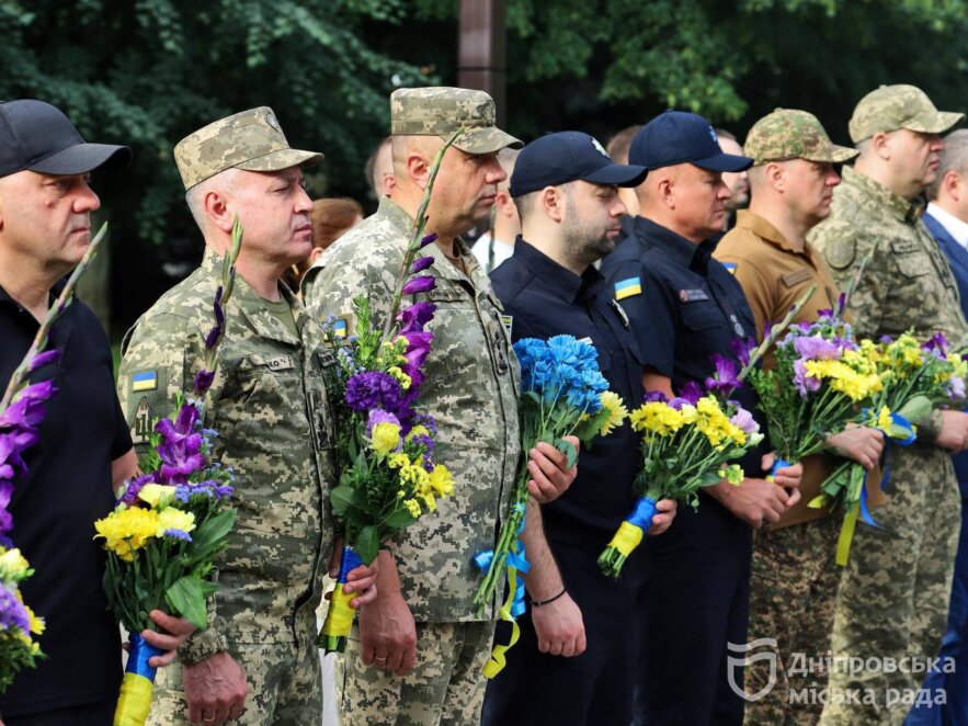 У Дніпрі в День Української Державності вшанували пам’ять полеглих захисників
