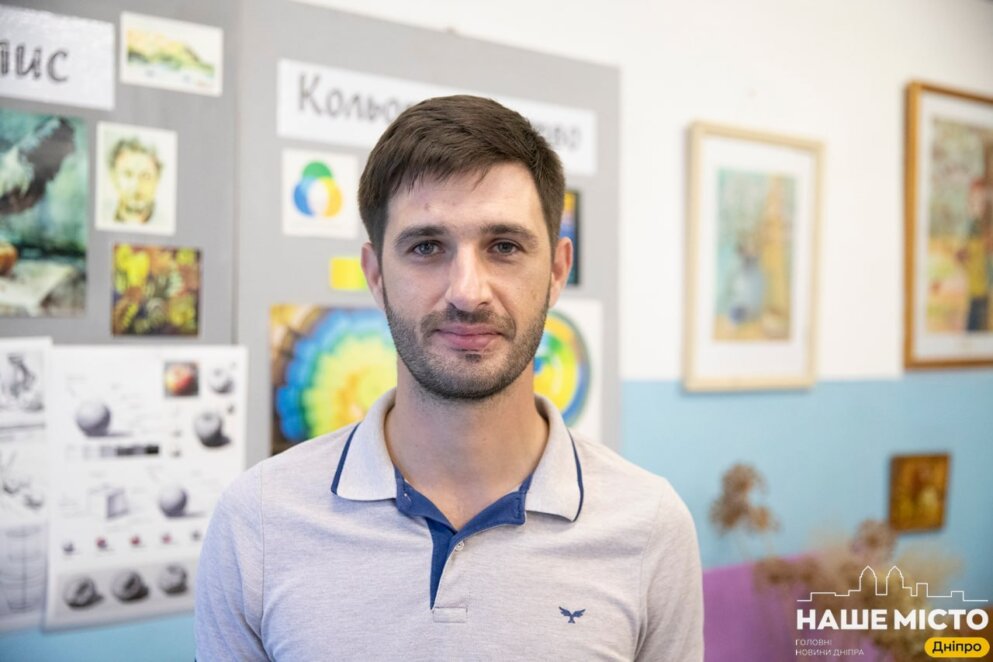 ЕКСКЛЮЗИВ
ОФІЦІЙНО                У Дніпрі юні художники перетворюють гільзи на витвори мистецтва