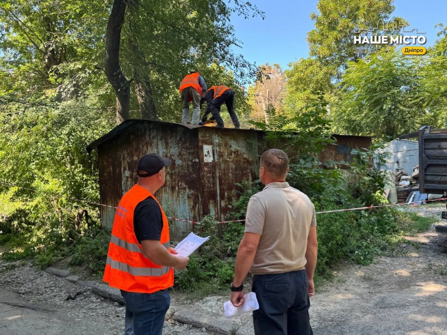 Демонтаж незаконних гаражів у Дніпрі