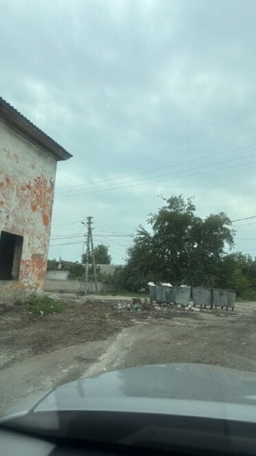 У Дніпрі продовжують прибрати стихійні звалища та вивозити сміття за заявками місцях