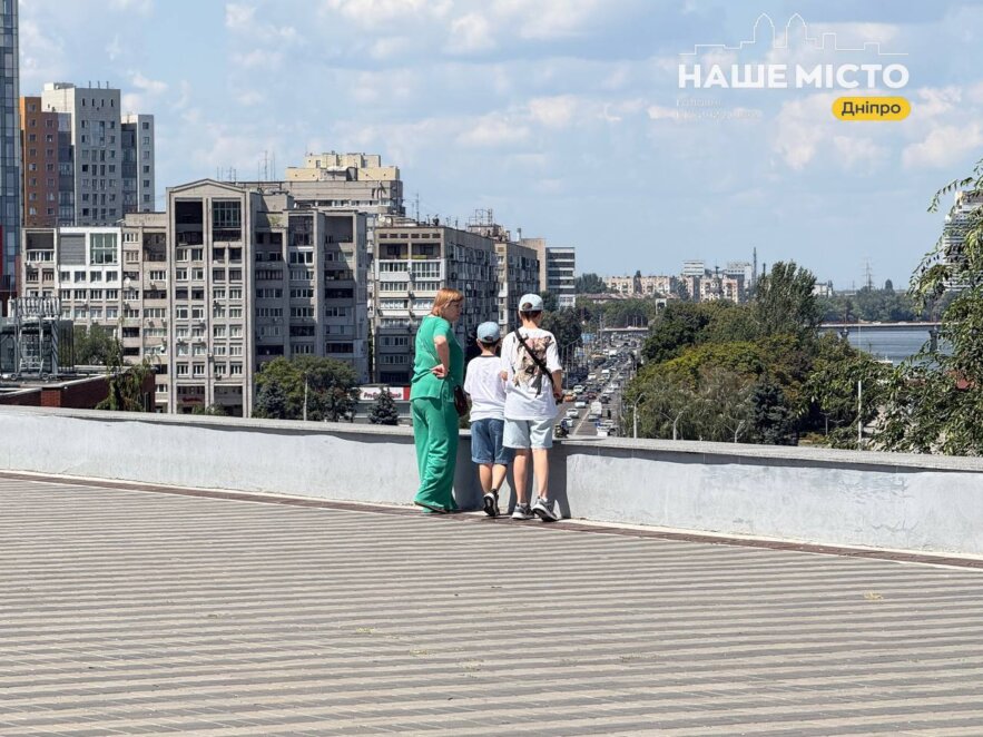 ЕКСКЛЮЗИВ
                                Тіниста прохолода та краєвиди на Дніпро: який вигляд має парк Шевченка наприкінці липня