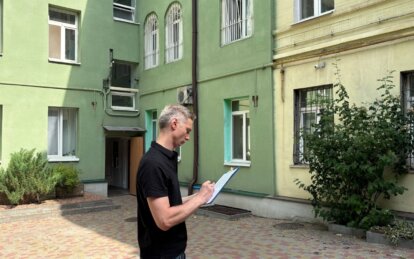 Днепр восстанавливает поврежденные в результате вражеских атак дома: в ОСББ на ул. Гоголя, 9 уже зав...