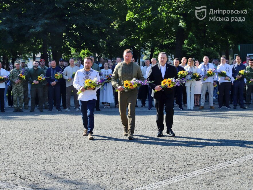 ОФІЦІЙНО                У День Незалежності України Дніпро вшановує оборонців держави