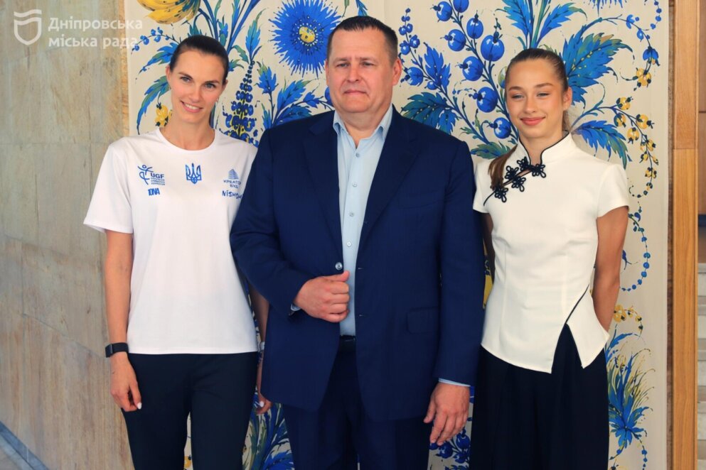 ОФІЦІЙНО                «Сила героїв»: у Дніпрі відзначили 14 мешканців міста та області, чиї праця та досягнення зміцнюють незалежність України