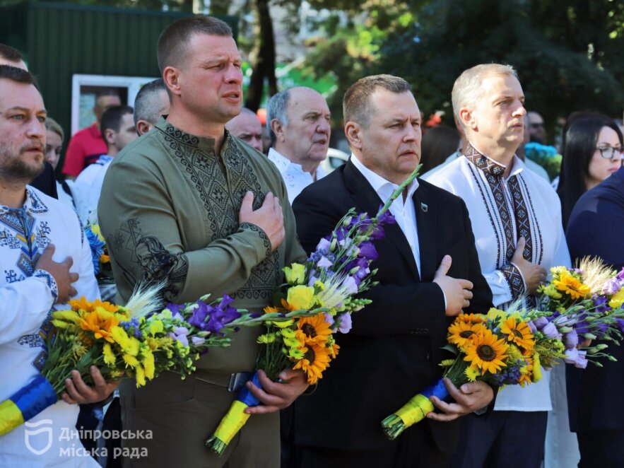 ОФІЦІЙНО                У День Незалежності України Дніпро вшановує оборонців держави