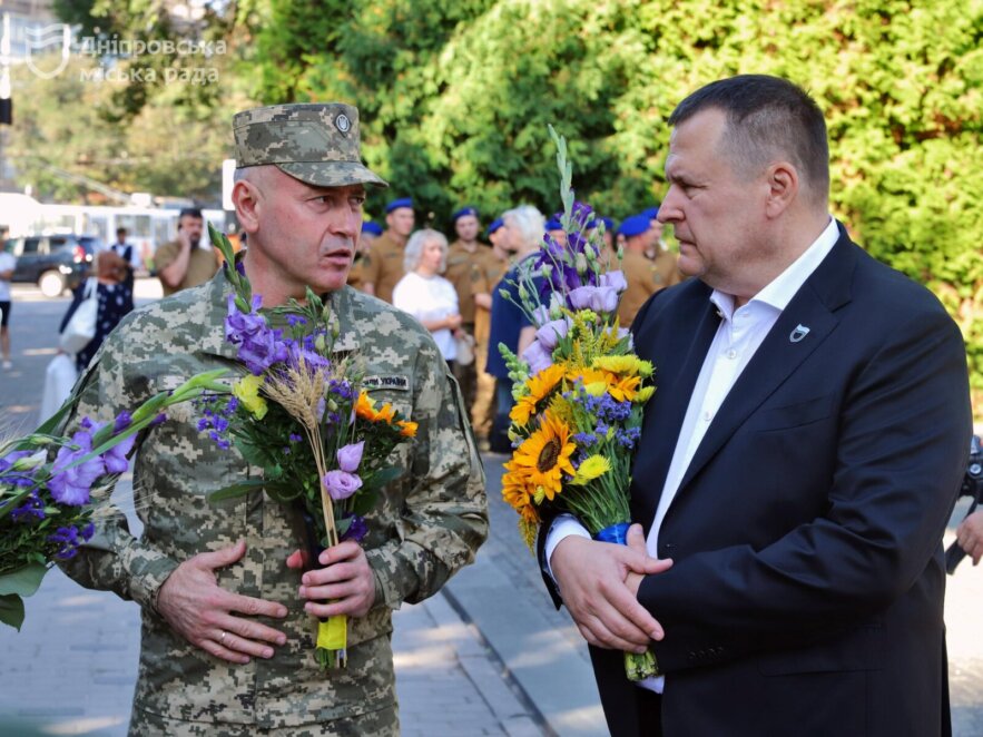 ОФІЦІЙНО                У День Незалежності України Дніпро вшановує оборонців держави