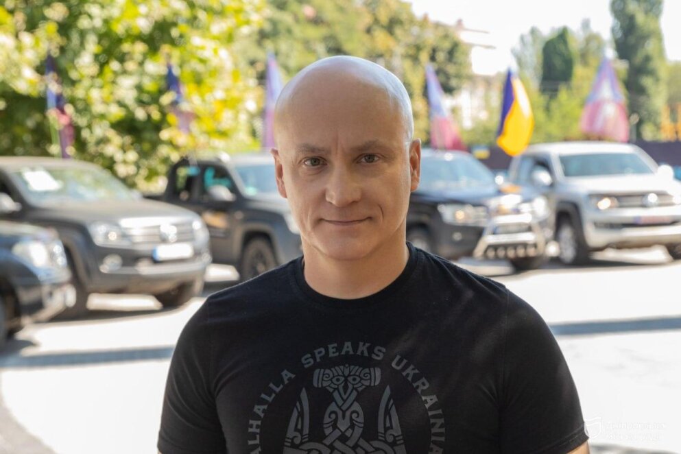 ОФІЦІЙНО                У Дніпрі передали п’ять нових пікапів бійцям 7-го корпусу ДШВ