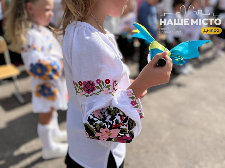 ЕКСКЛЮЗИВ
                                50 років від першого дзвоника: Наталія Шуліка згадала своє 1 вересня