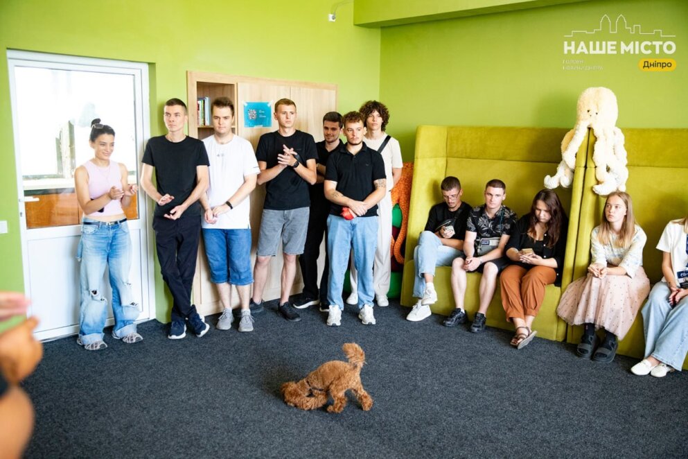ЕКСКЛЮЗИВ
                                Арттерапія та релаксація: у Дніпрі презентували новий простір  для молоді