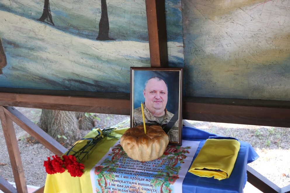 Війна забирає найкращих: у Нікополі провели в останню путь загиблого Героя