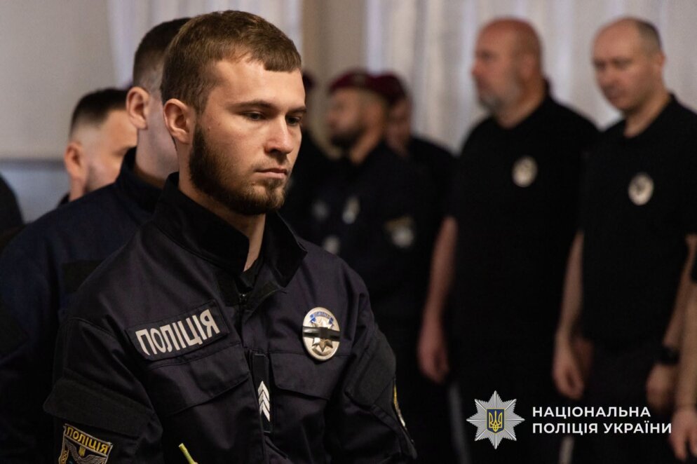 У Дніпрі попрощалися з поліцейським Артемом Кучером, який загинув внаслідок атаки FPV-дронів Марганці
