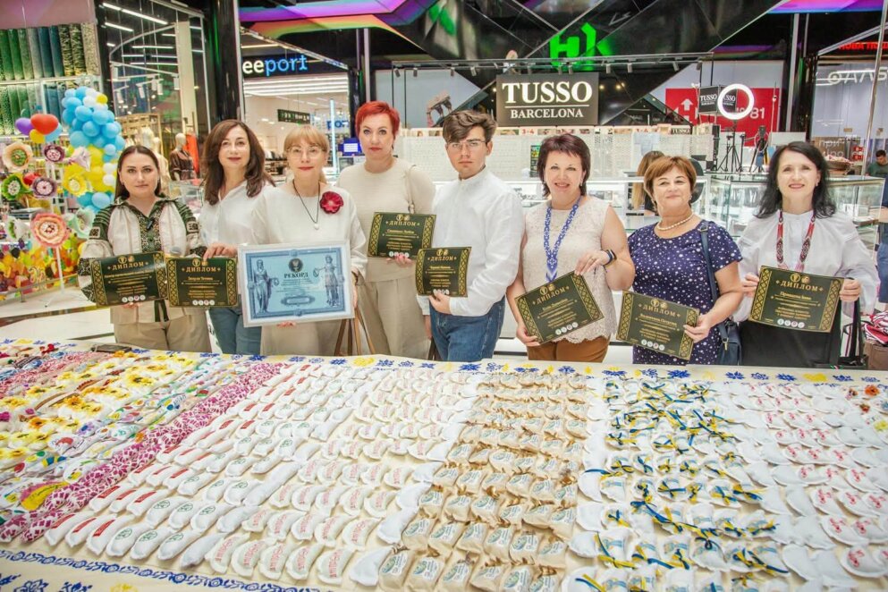 У Дніпрі встановили національний рекорд: «Рушник Єдності» із 2290 текстильних вареників