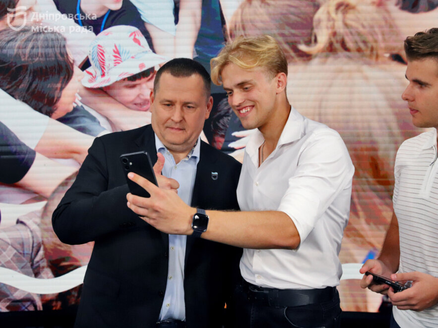 У Дніпрі під час форуму студенти та молодь обговорили з Філатовим розбудову молодіжної політики