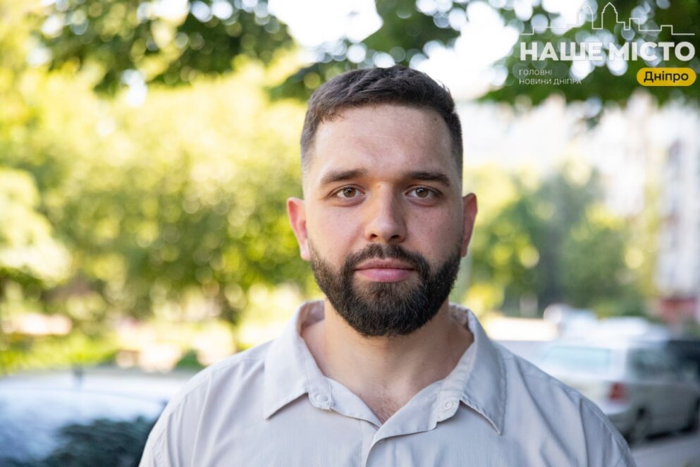 ЕКСКЛЮЗИВ
ОФІЦІЙНО                У  Дніпрі відновлюють багатоповерхівку на Янтарній, яка постраждала від ворожої атаки