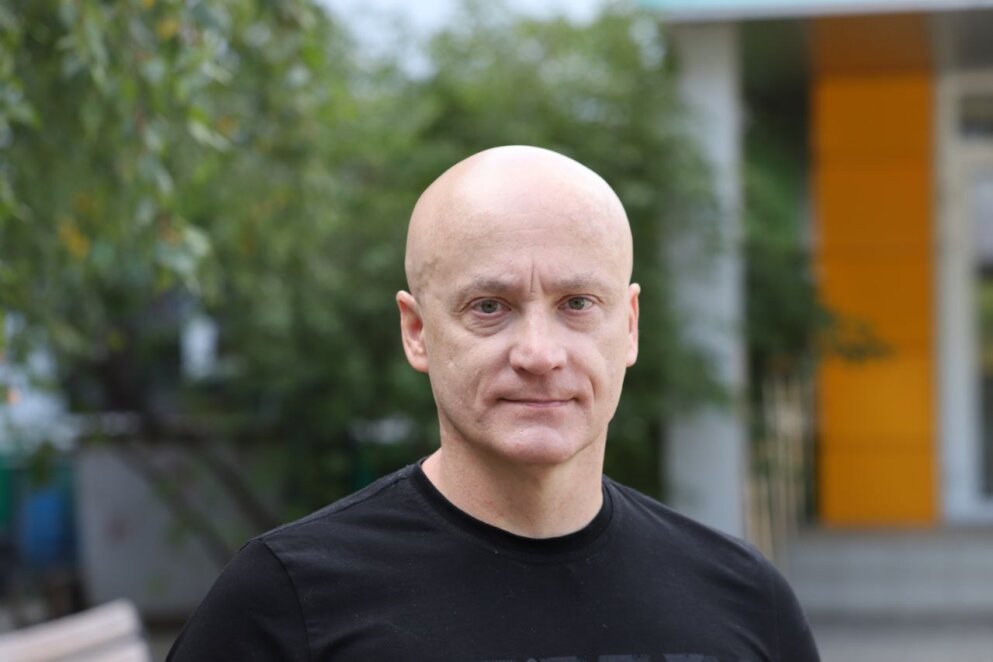 Це свідомий антиукраїнський акт: Андрій Денисенко про саботаж «Слуг народу» у міськраді рішення про передатування Дніпра