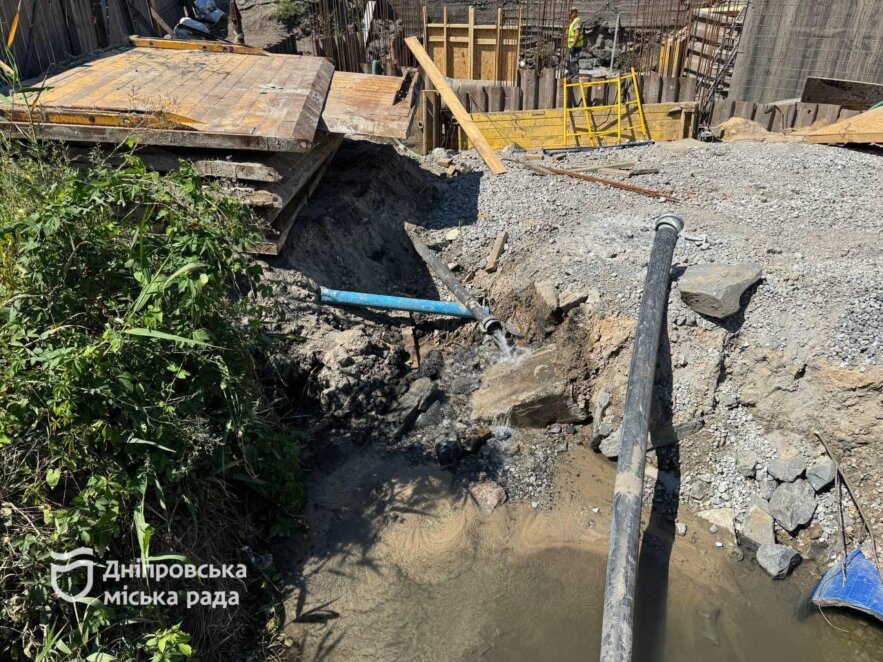 ОФІЦІЙНО                Без затоплених вулиць після злив: у Дніпрі виконують черговий етап модернізації каналізаційної мережі в АНД районі