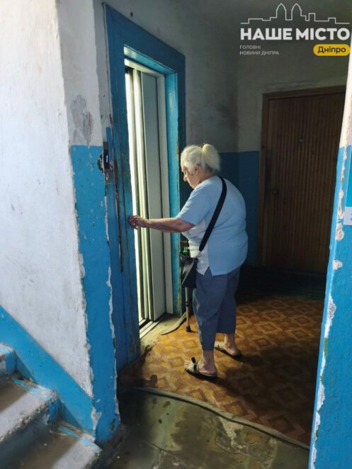 ЕКСКЛЮЗИВ
ОФІЦІЙНО                У Дніпрі у будинку на Осінній, 9-Б оновили ліфти та встановили енергоощадні двері
