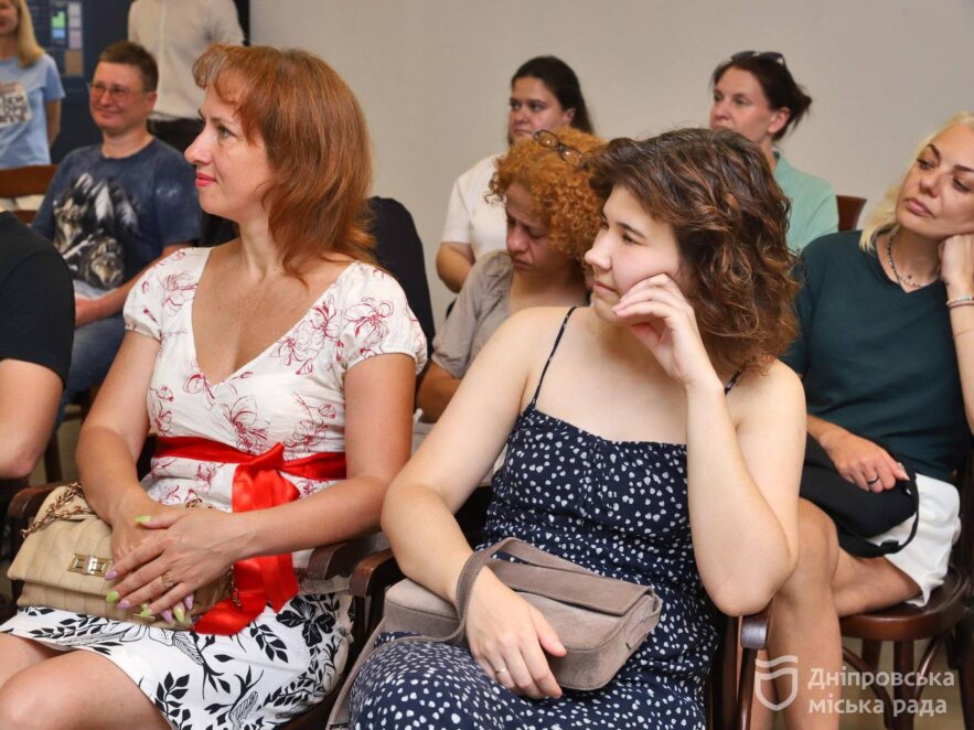Філатов вручив нагороди командам ветеринарних лікарів, чиї клініки постраждали, але відновили роботу після російських ударів