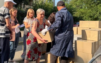 У Дніпрі продовжують безкоштовно видавати набори продуктів харчування гостям міста (ВПО)