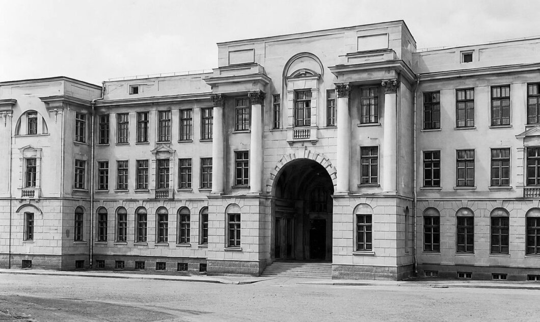 ЕКСКЛЮЗИВ
                                Сформував архітектурне обличчя Дніпра: історія архітектора Олександра Красносельського