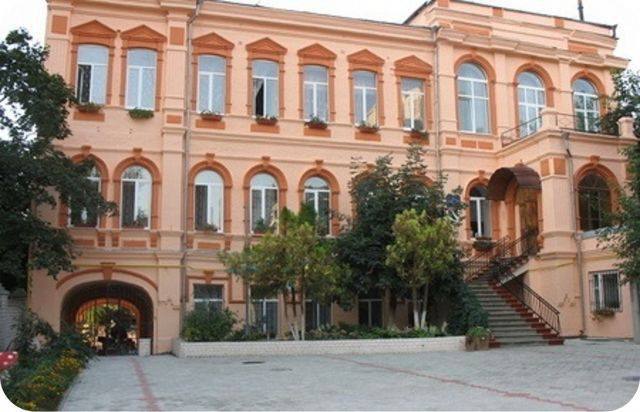 ЕКСКЛЮЗИВ
                                Понад 120 років історії: що приховує старовинна будівля у центрі Дніпра