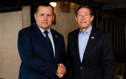 Потужний сигнал підтримки: сенатор США Блюменталь завітав до Дніпра та зустрівся з мером Філатовим
