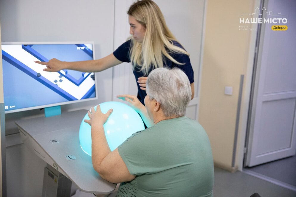 ЕКСКЛЮЗИВ
                                Ерготерапія, фізична терапія, психологія: як у Дніпрі відновлюють пацієнтів після інсультів та травм