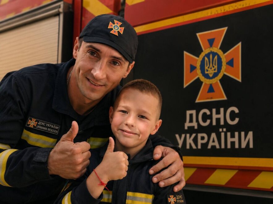 ЕКСКЛЮЗИВ
                                FPV-дрон над пожежною машиною та порятунок дитини: історія рятувальника з Дніпропетровщини