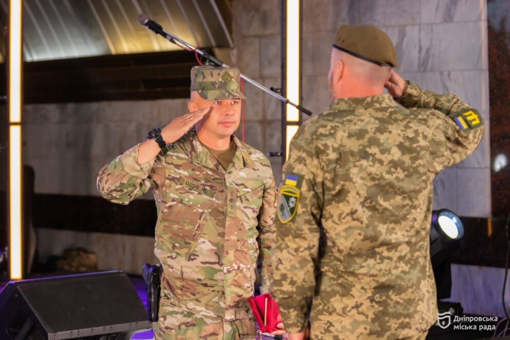 У Дніпрі військовослужбовців 152-ї єгерської бригади відзначили державними та міськими нагородами